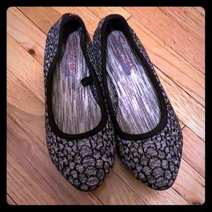 Skechers memory foam flats